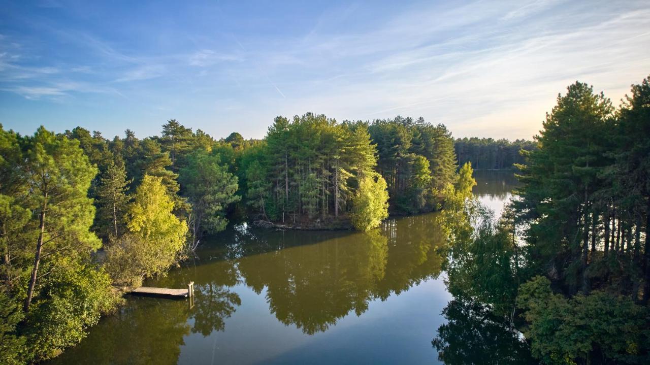 Center Parcs Les Hauts De Bruyeres Шомон-сюр-Тарон Экстерьер фото