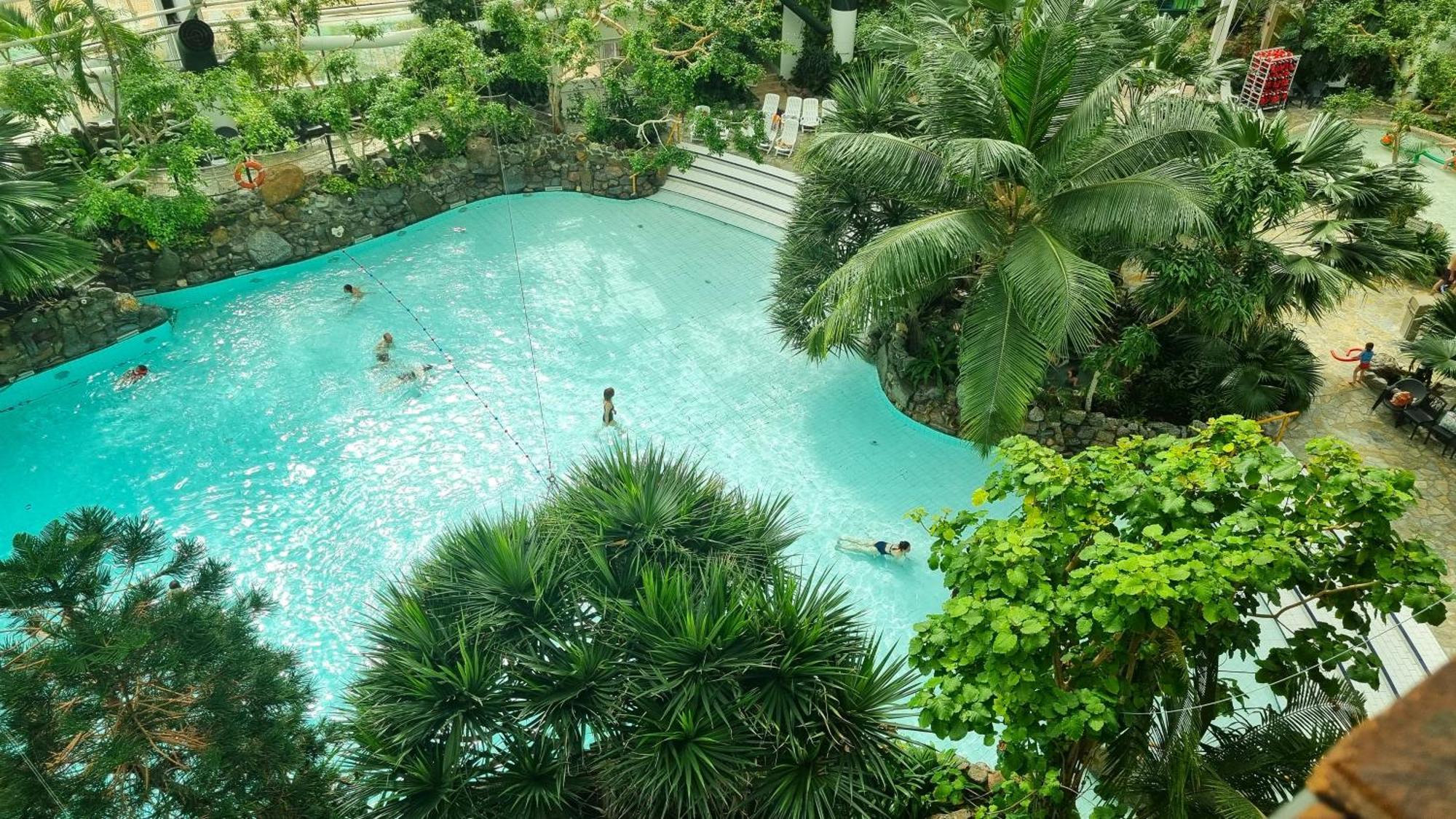 Center Parcs Les Hauts De Bruyeres Шомон-сюр-Тарон Экстерьер фото