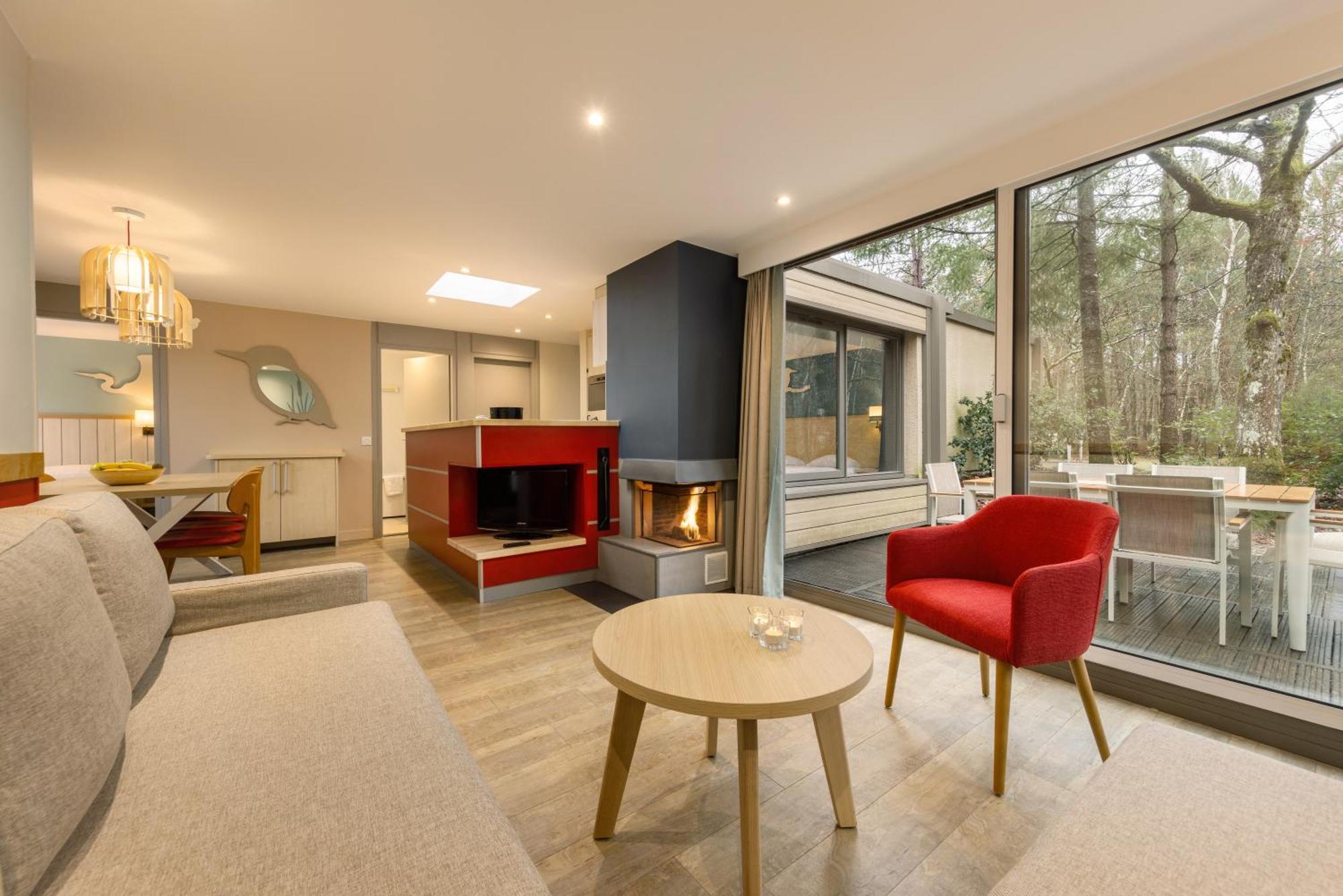 Center Parcs Les Hauts De Bruyeres Шомон-сюр-Тарон Экстерьер фото